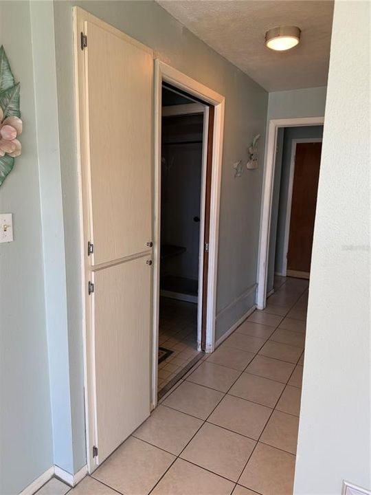 For Sale: $110,000 (2 beds, 1 baths, 768 Square Feet)