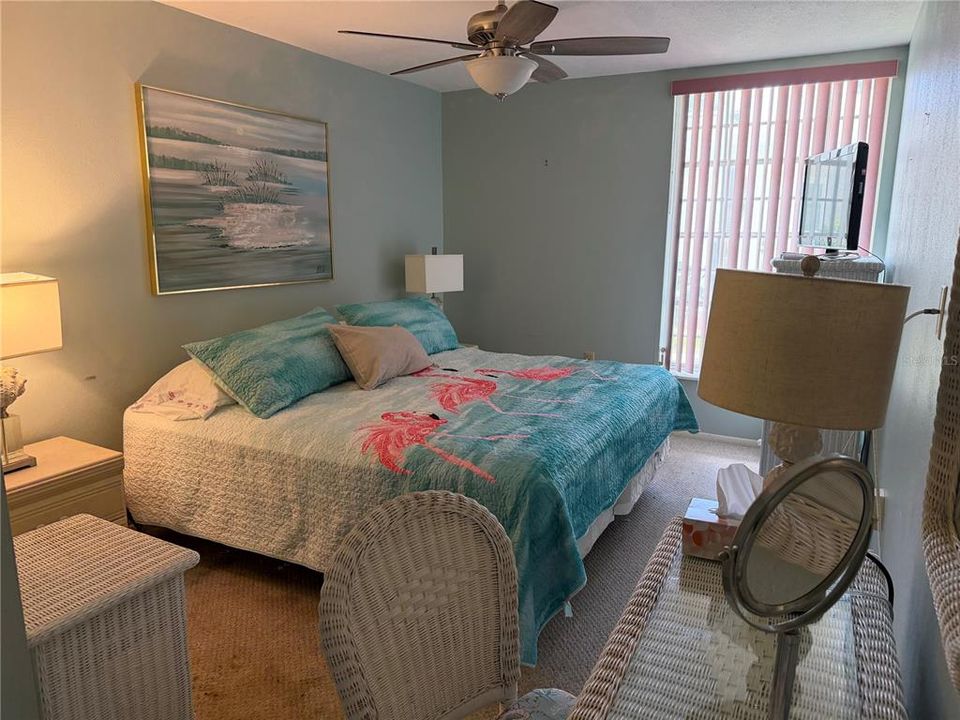For Sale: $110,000 (2 beds, 1 baths, 768 Square Feet)