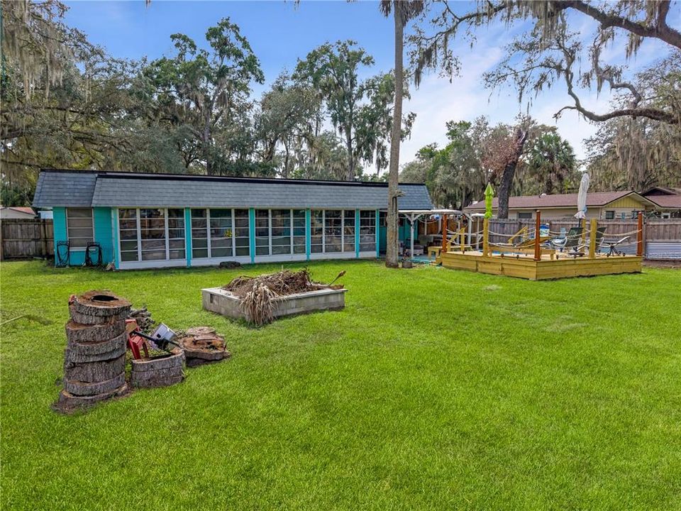 For Sale: $270,000 (3 beds, 2 baths, 1512 Square Feet)