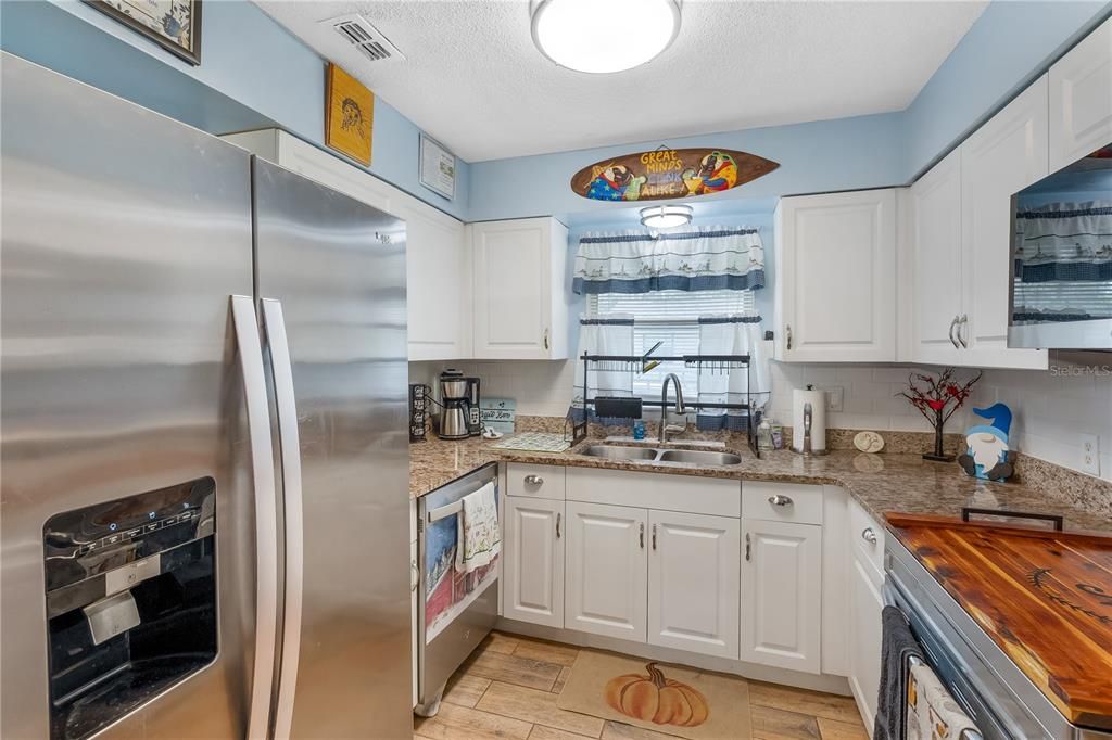 For Sale: $270,000 (3 beds, 2 baths, 1512 Square Feet)