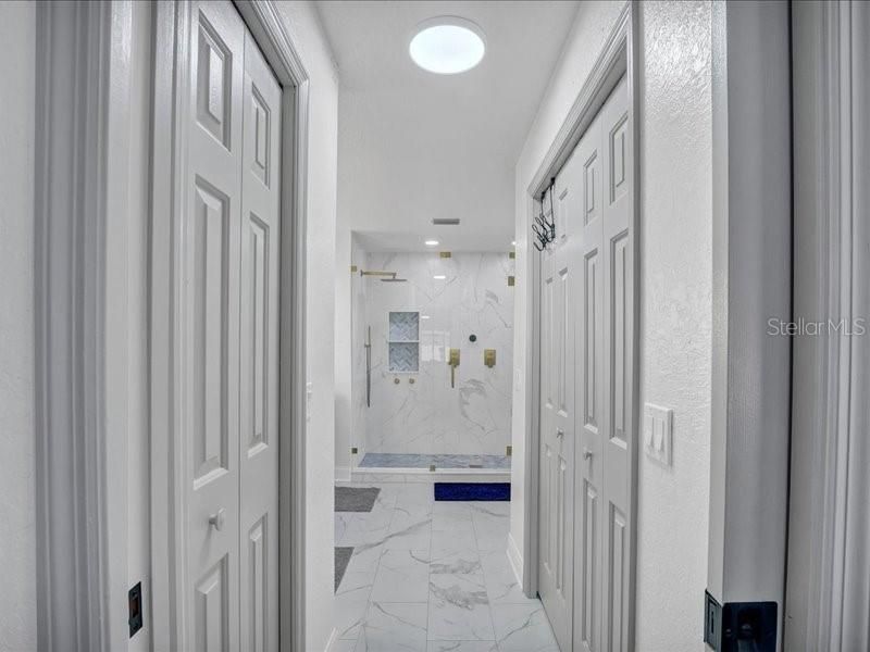 En Venta: $429,000 (4 camas, 2 baños, 2215 Pies cuadrados)