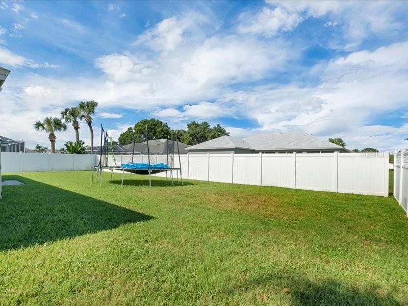 En Venta: $429,000 (4 camas, 2 baños, 2215 Pies cuadrados)