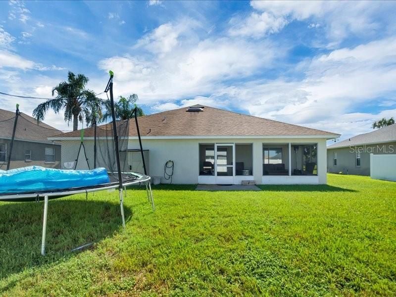 En Venta: $429,000 (4 camas, 2 baños, 2215 Pies cuadrados)