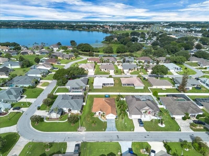 En Venta: $429,000 (4 camas, 2 baños, 2215 Pies cuadrados)