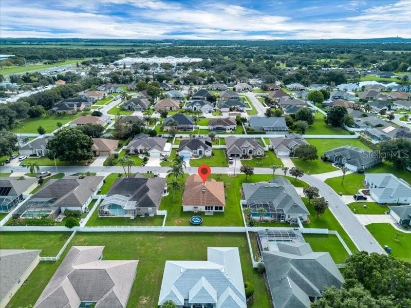En Venta: $429,000 (4 camas, 2 baños, 2215 Pies cuadrados)