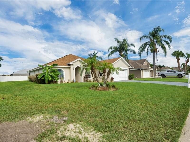 En Venta: $429,000 (4 camas, 2 baños, 2215 Pies cuadrados)