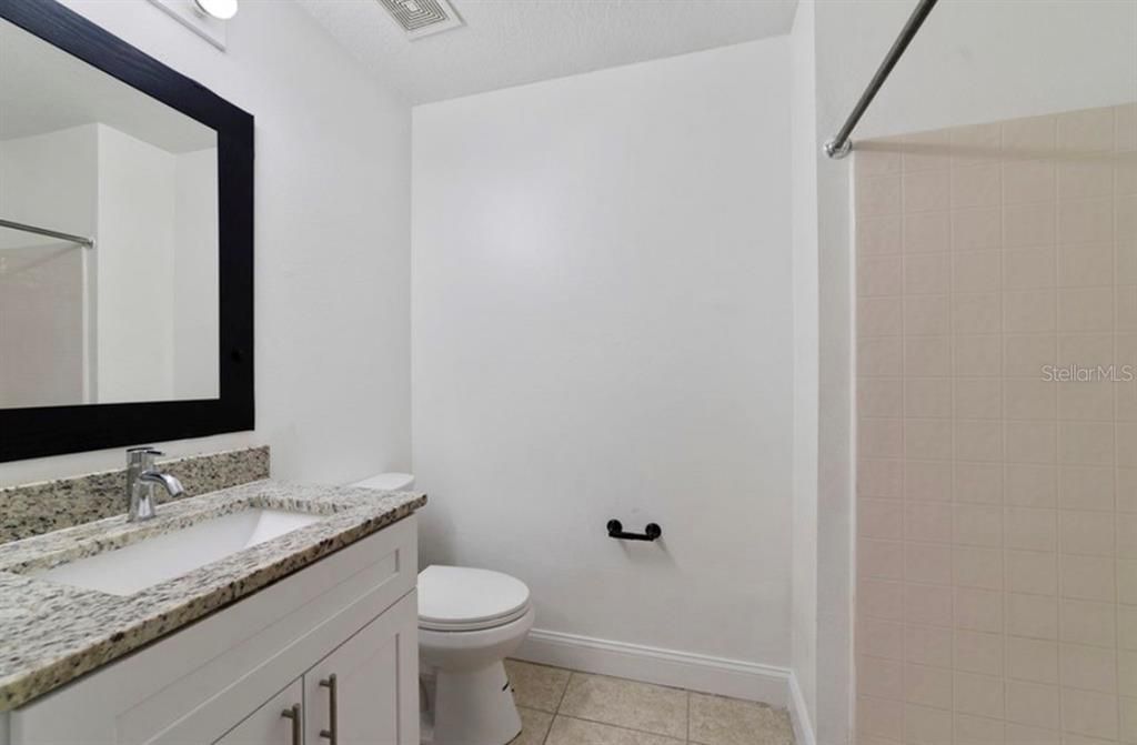 For Rent: $1,695 (4 beds, 2 baths, 1811 Square Feet)
