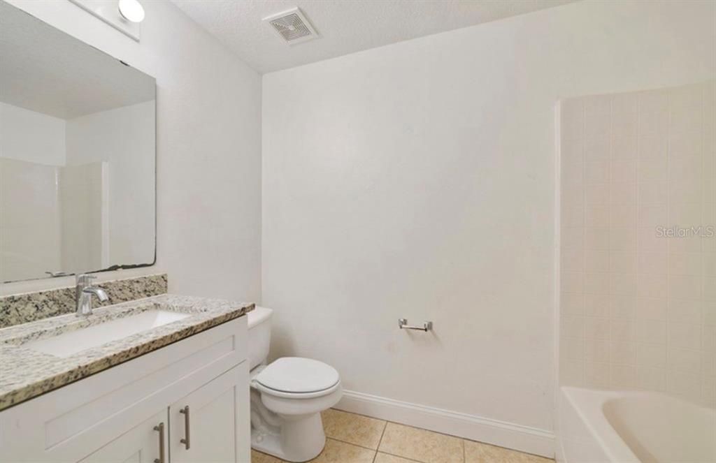 For Rent: $1,695 (4 beds, 2 baths, 1811 Square Feet)