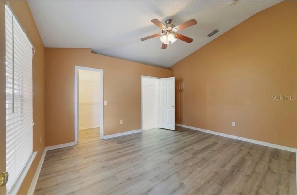 For Rent: $1,695 (4 beds, 2 baths, 1811 Square Feet)