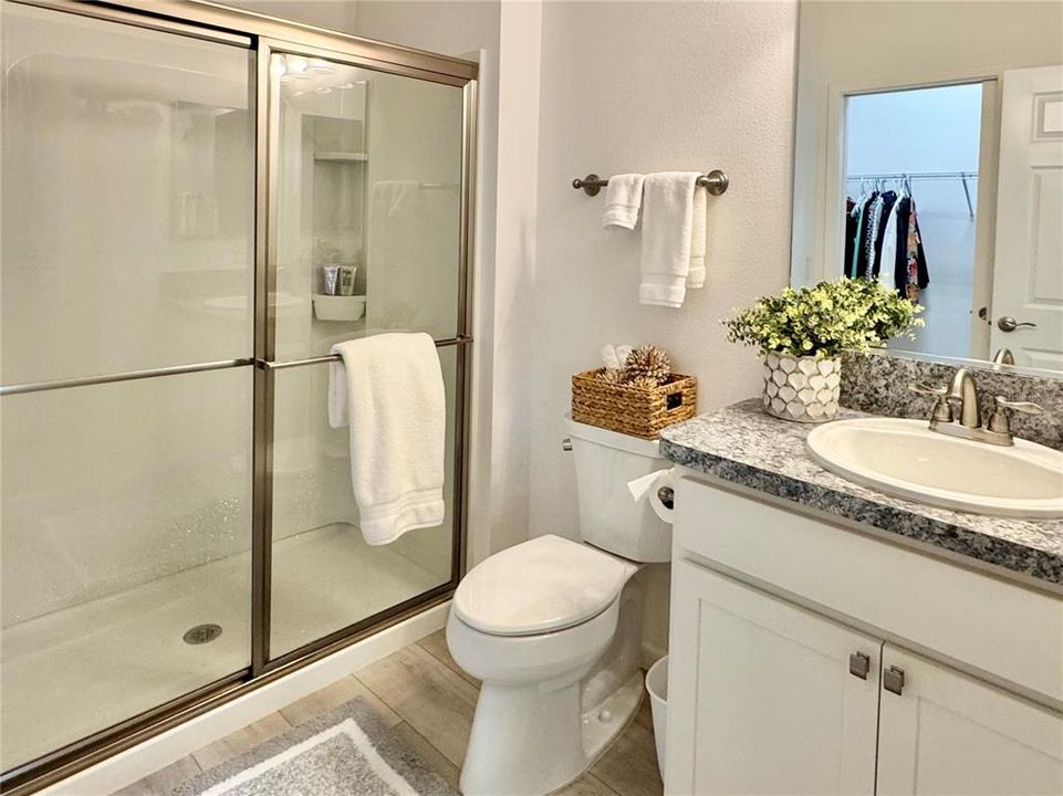 На продажу: $309,900 (2 спален, 2 ванн, 1148 Квадратных фут)
