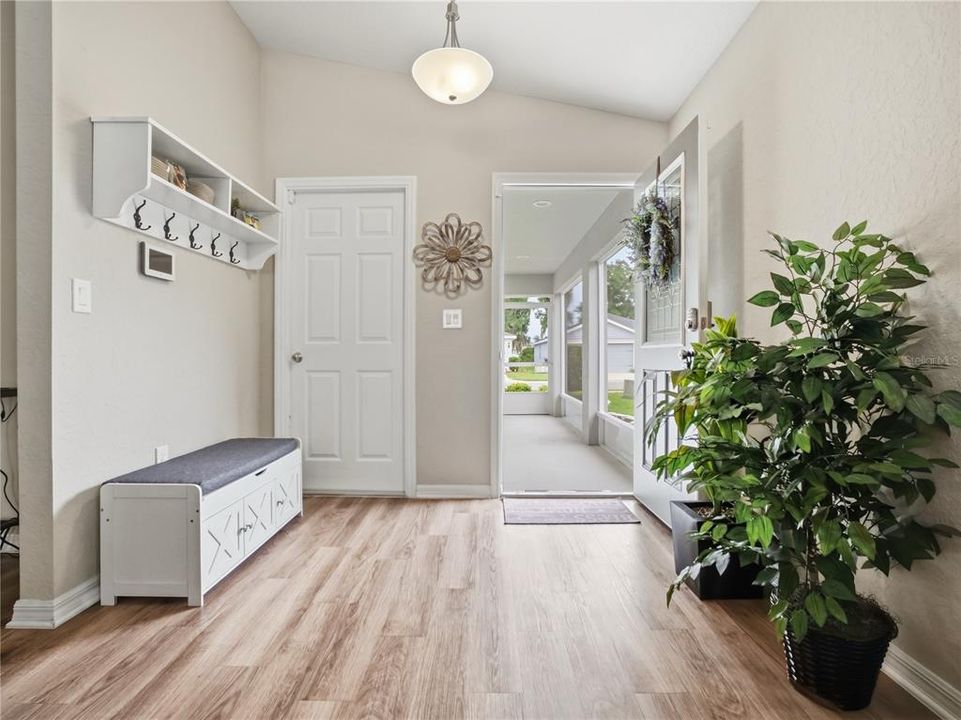 For Rent: $2,355 (4 beds, 2 baths, 1588 Square Feet)