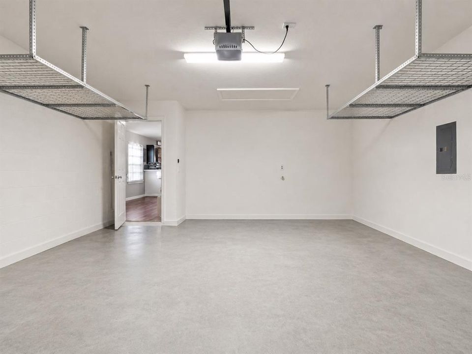 For Rent: $2,355 (4 beds, 2 baths, 1588 Square Feet)