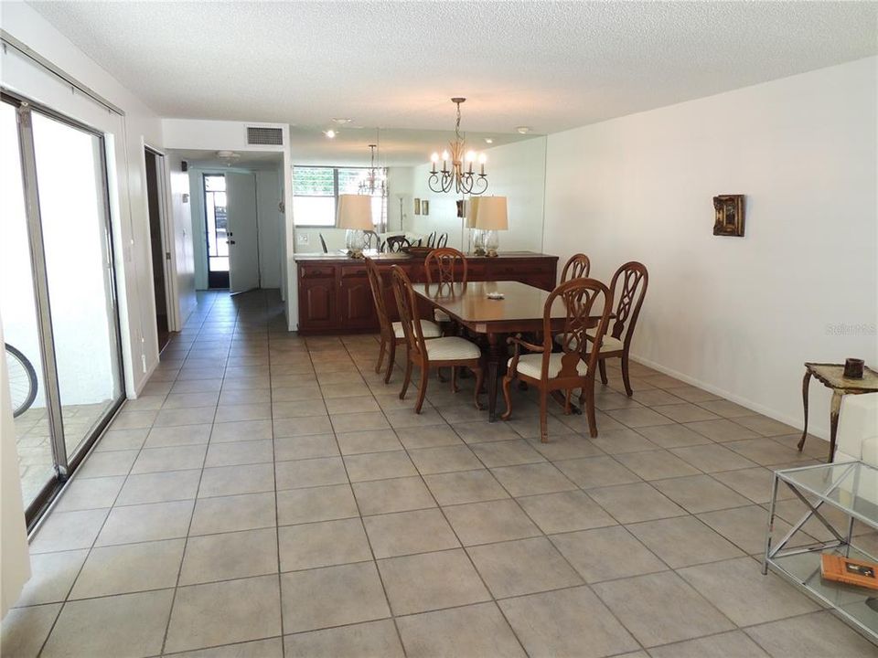 En Venta: $238,000 (3 camas, 2 baños, 1818 Pies cuadrados)