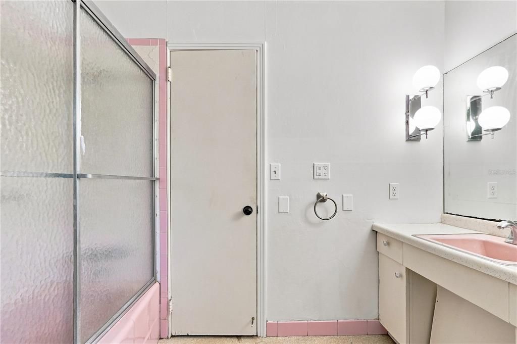 En Venta: $395,000 (3 camas, 2 baños, 1759 Pies cuadrados)