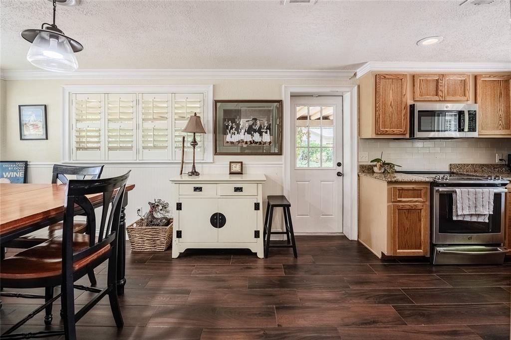 En Venta: $549,900 (3 camas, 2 baños, 1906 Pies cuadrados)