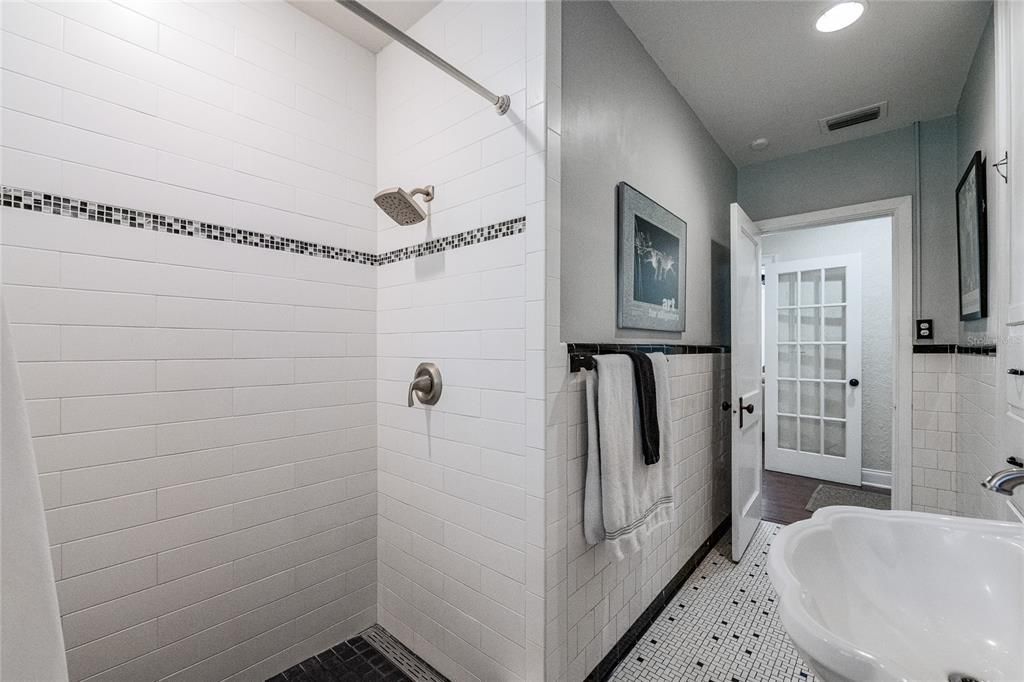 En Venta: $549,900 (3 camas, 2 baños, 1906 Pies cuadrados)