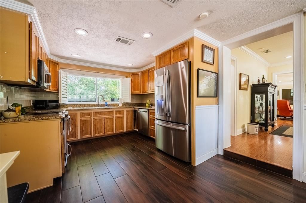En Venta: $549,900 (3 camas, 2 baños, 1906 Pies cuadrados)