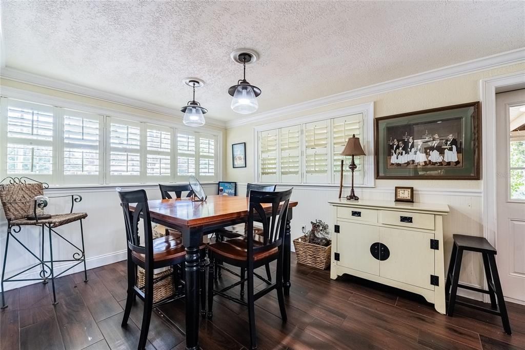 En Venta: $549,900 (3 camas, 2 baños, 1906 Pies cuadrados)