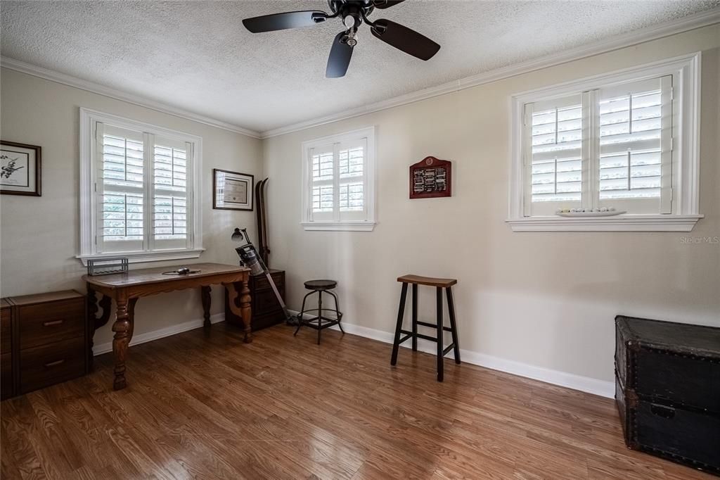 En Venta: $549,900 (3 camas, 2 baños, 1906 Pies cuadrados)