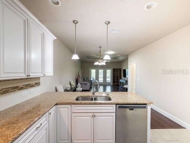 En Venta: $319,900 (3 camas, 2 baños, 1712 Pies cuadrados)