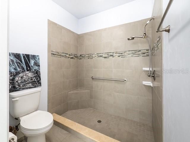 En Venta: $319,900 (3 camas, 2 baños, 1712 Pies cuadrados)