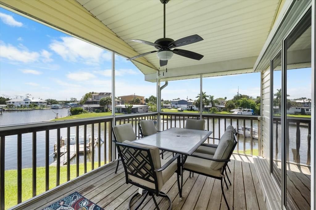 For Sale: $610,000 (2 beds, 2 baths, 1389 Square Feet)