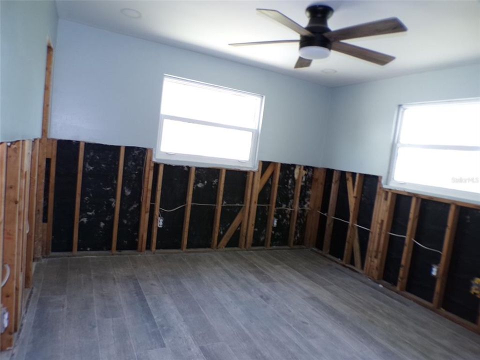 En Venta: $104,500 (3 camas, 2 baños, 1782 Pies cuadrados)