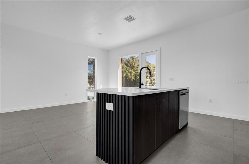 En Venta: $629,000 (3 camas, 3 baños, 2212 Pies cuadrados)
