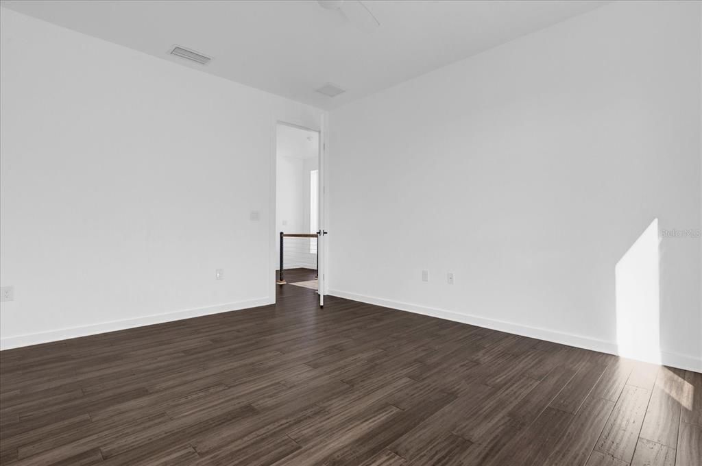 En Venta: $629,000 (3 camas, 3 baños, 2212 Pies cuadrados)