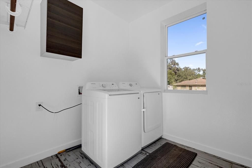En Venta: $629,000 (3 camas, 3 baños, 2212 Pies cuadrados)
