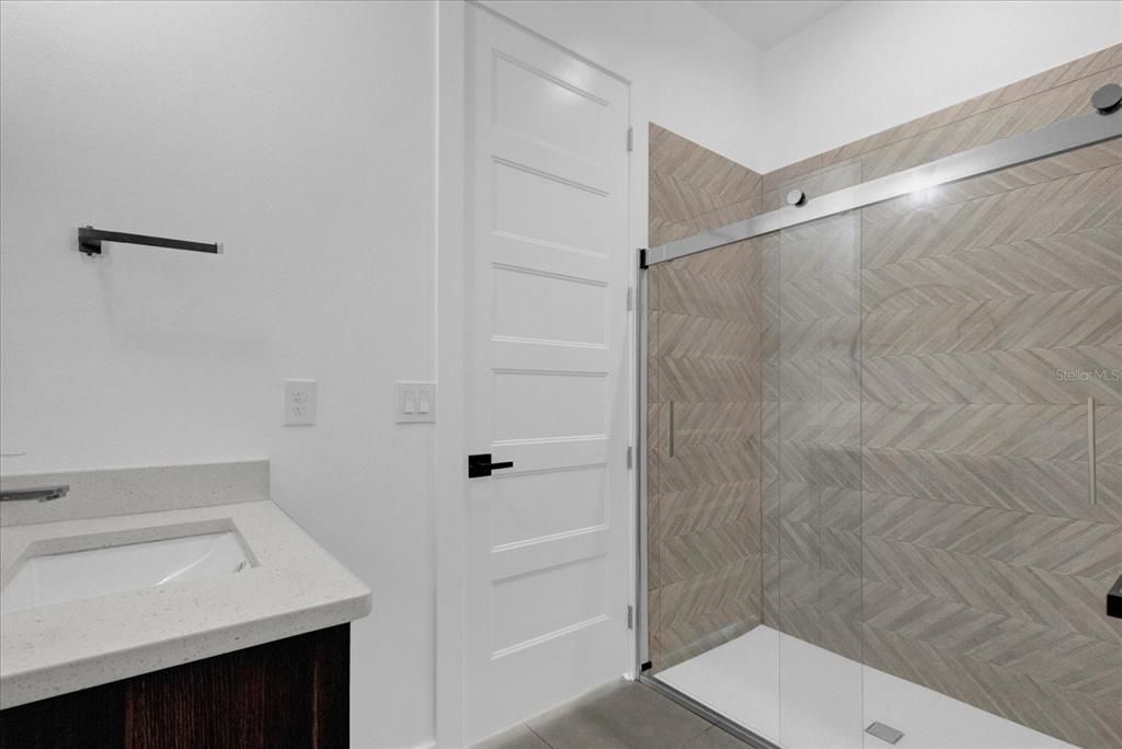 En Venta: $629,000 (3 camas, 3 baños, 2212 Pies cuadrados)