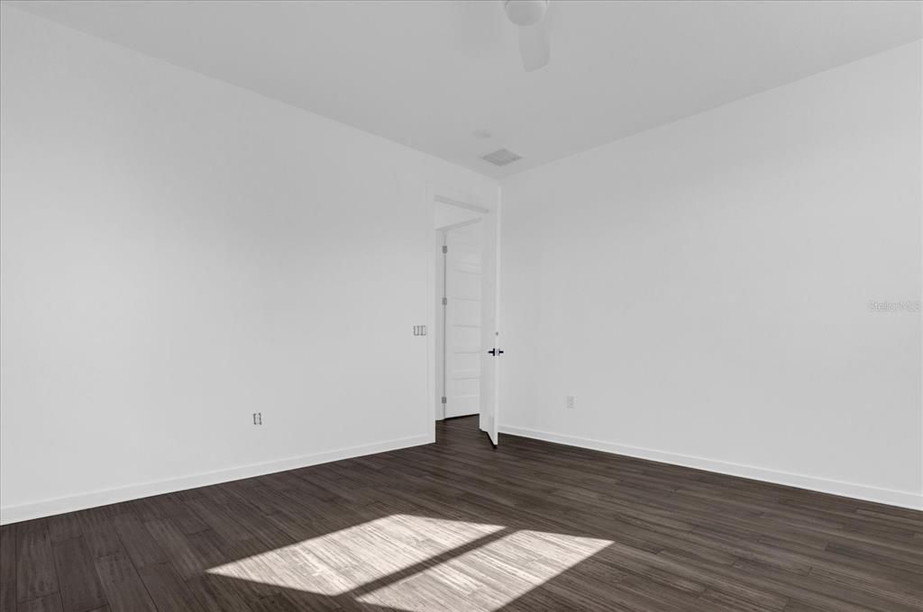 En Venta: $629,000 (3 camas, 3 baños, 2212 Pies cuadrados)