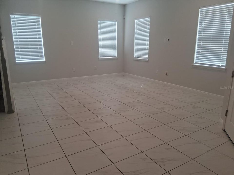For Rent: $3,590 (3 beds, 2 baths, 2187 Square Feet)
