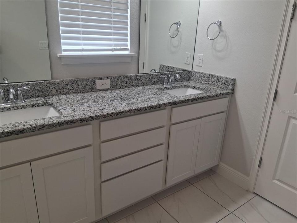 For Rent: $3,590 (3 beds, 2 baths, 2187 Square Feet)