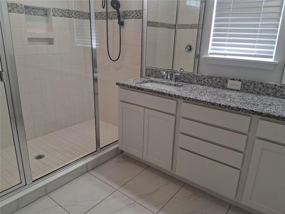 For Rent: $3,590 (3 beds, 2 baths, 2187 Square Feet)