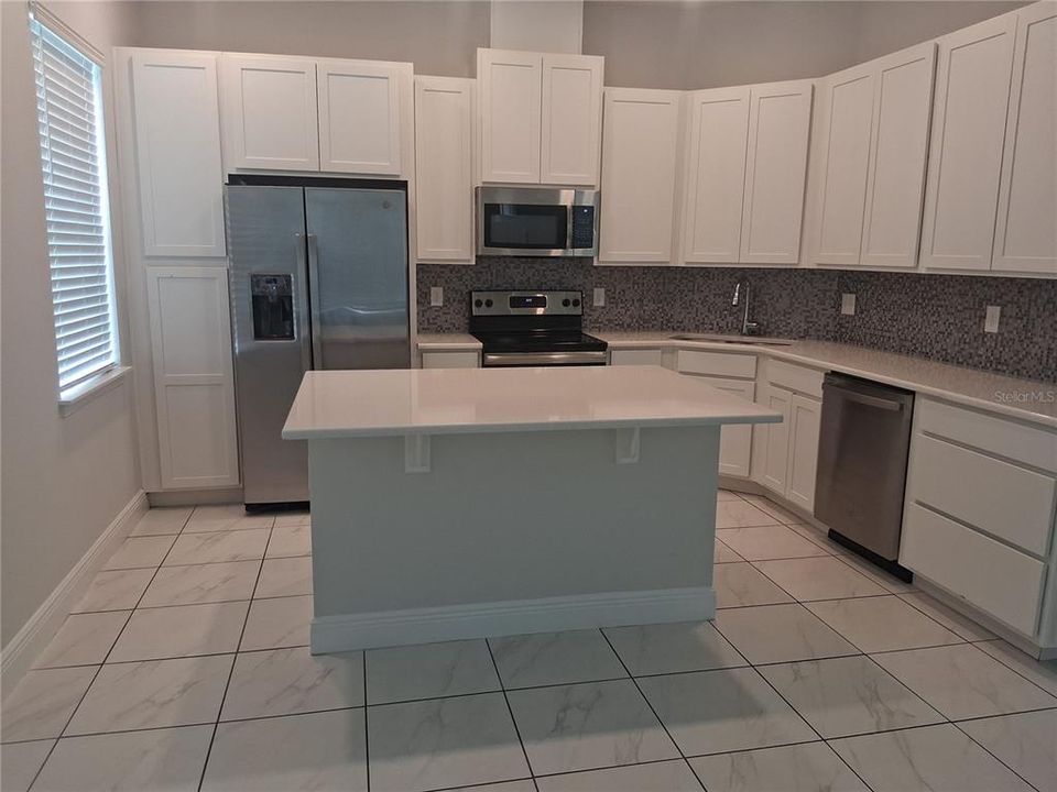 For Rent: $3,590 (3 beds, 2 baths, 2187 Square Feet)