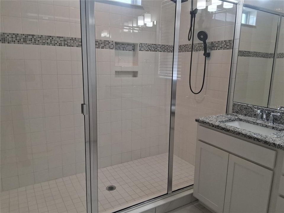 For Rent: $3,590 (3 beds, 2 baths, 2187 Square Feet)