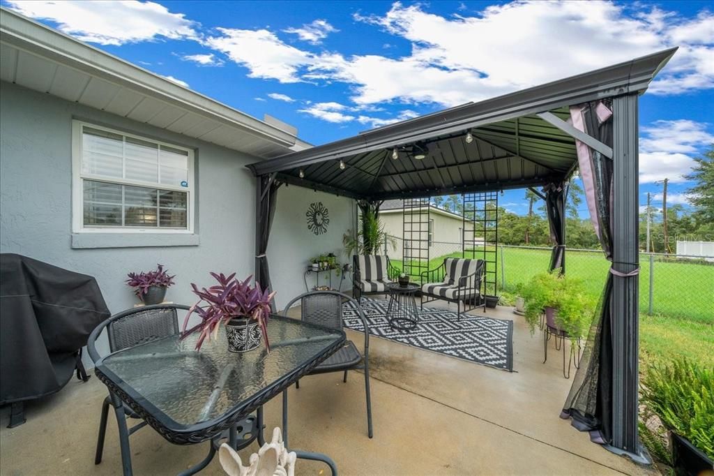 For Sale: $305,000 (3 beds, 2 baths, 1850 Square Feet)