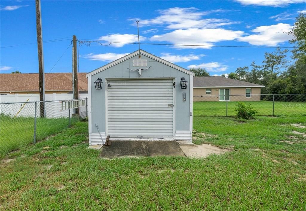 For Sale: $305,000 (3 beds, 2 baths, 1850 Square Feet)
