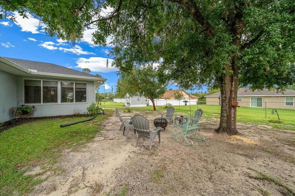 For Sale: $305,000 (3 beds, 2 baths, 1850 Square Feet)