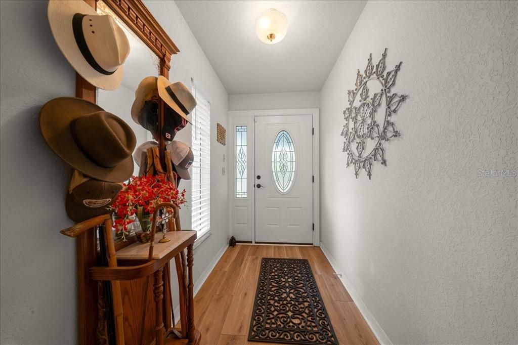 For Sale: $305,000 (3 beds, 2 baths, 1850 Square Feet)
