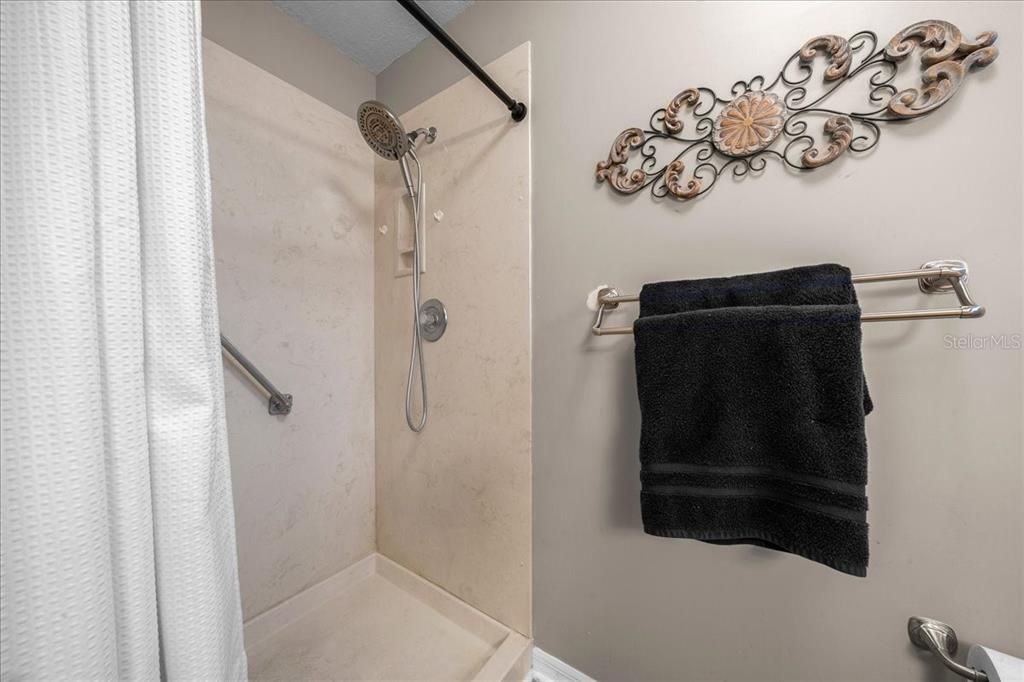 For Sale: $305,000 (3 beds, 2 baths, 1850 Square Feet)