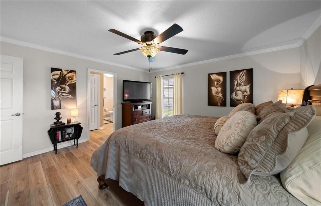 For Sale: $305,000 (3 beds, 2 baths, 1850 Square Feet)