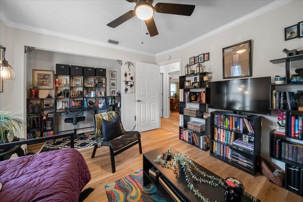 For Sale: $305,000 (3 beds, 2 baths, 1850 Square Feet)