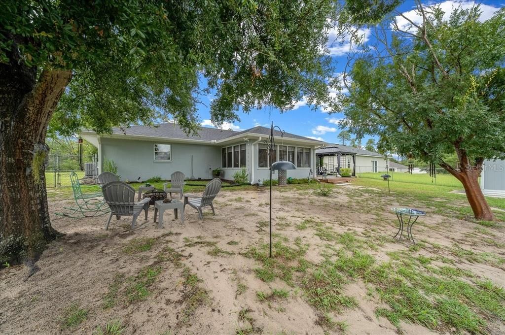 For Sale: $305,000 (3 beds, 2 baths, 1850 Square Feet)