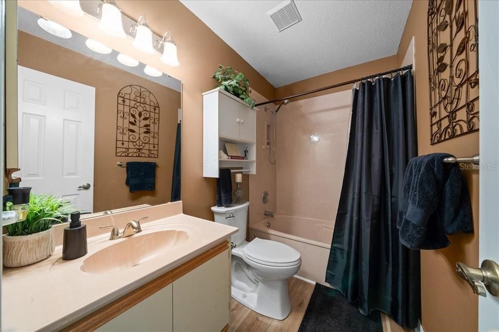 For Sale: $305,000 (3 beds, 2 baths, 1850 Square Feet)