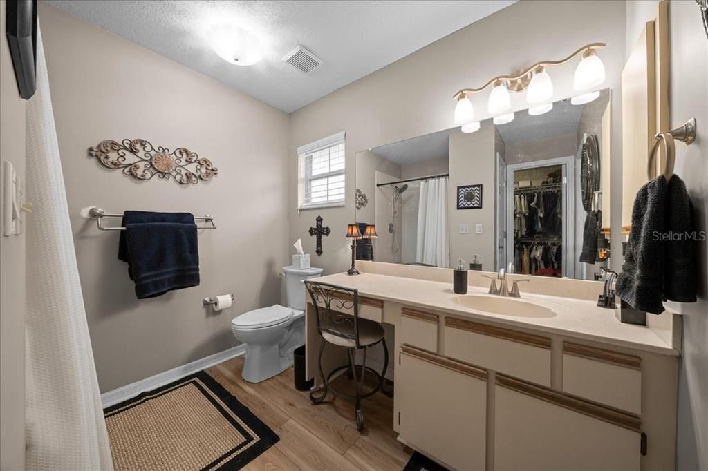 For Sale: $305,000 (3 beds, 2 baths, 1850 Square Feet)
