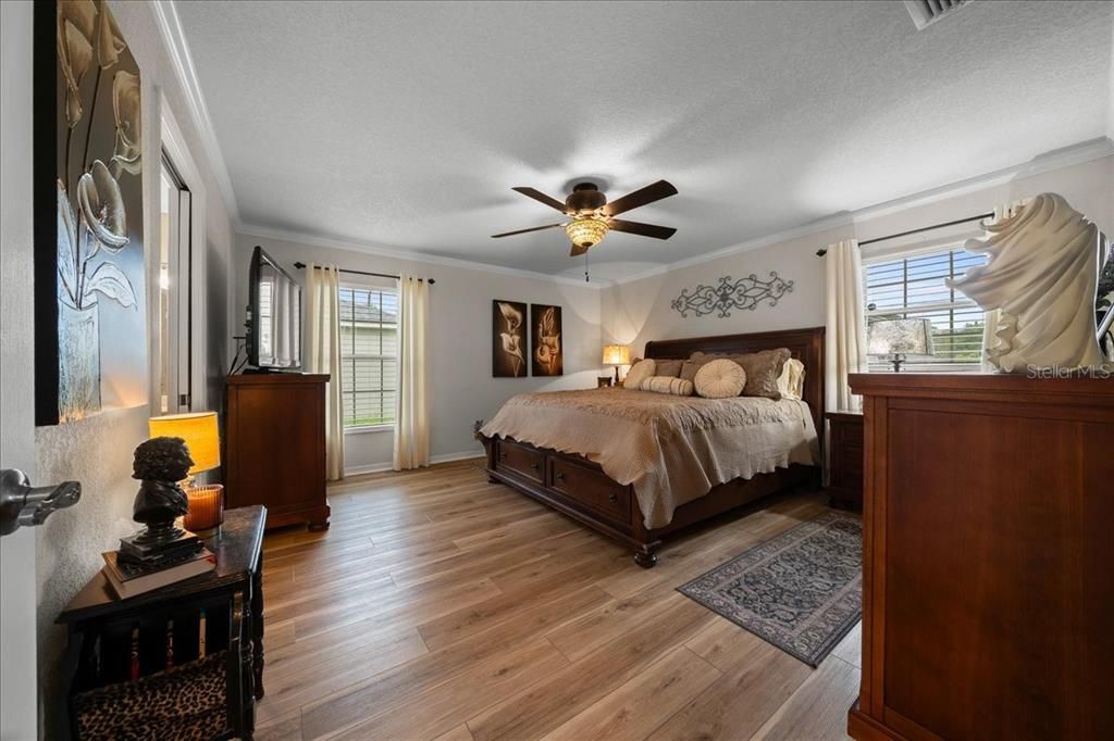 For Sale: $305,000 (3 beds, 2 baths, 1850 Square Feet)