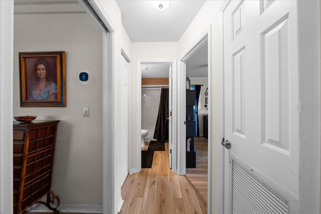 For Sale: $305,000 (3 beds, 2 baths, 1850 Square Feet)