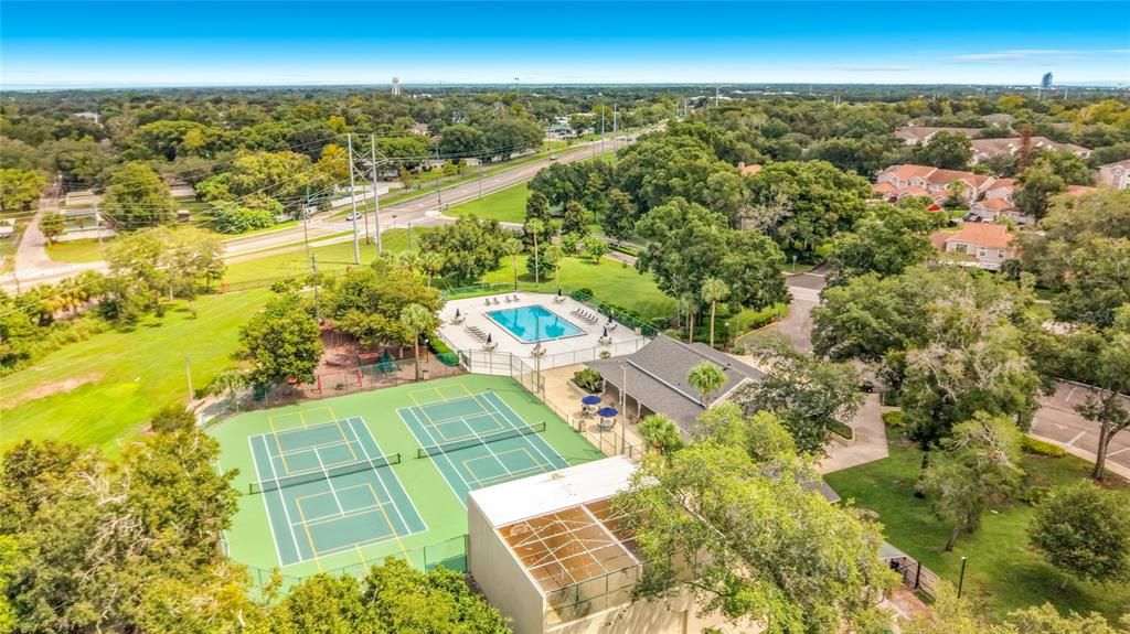 For Sale: $279,500 (2 beds, 2 baths, 1268 Square Feet)